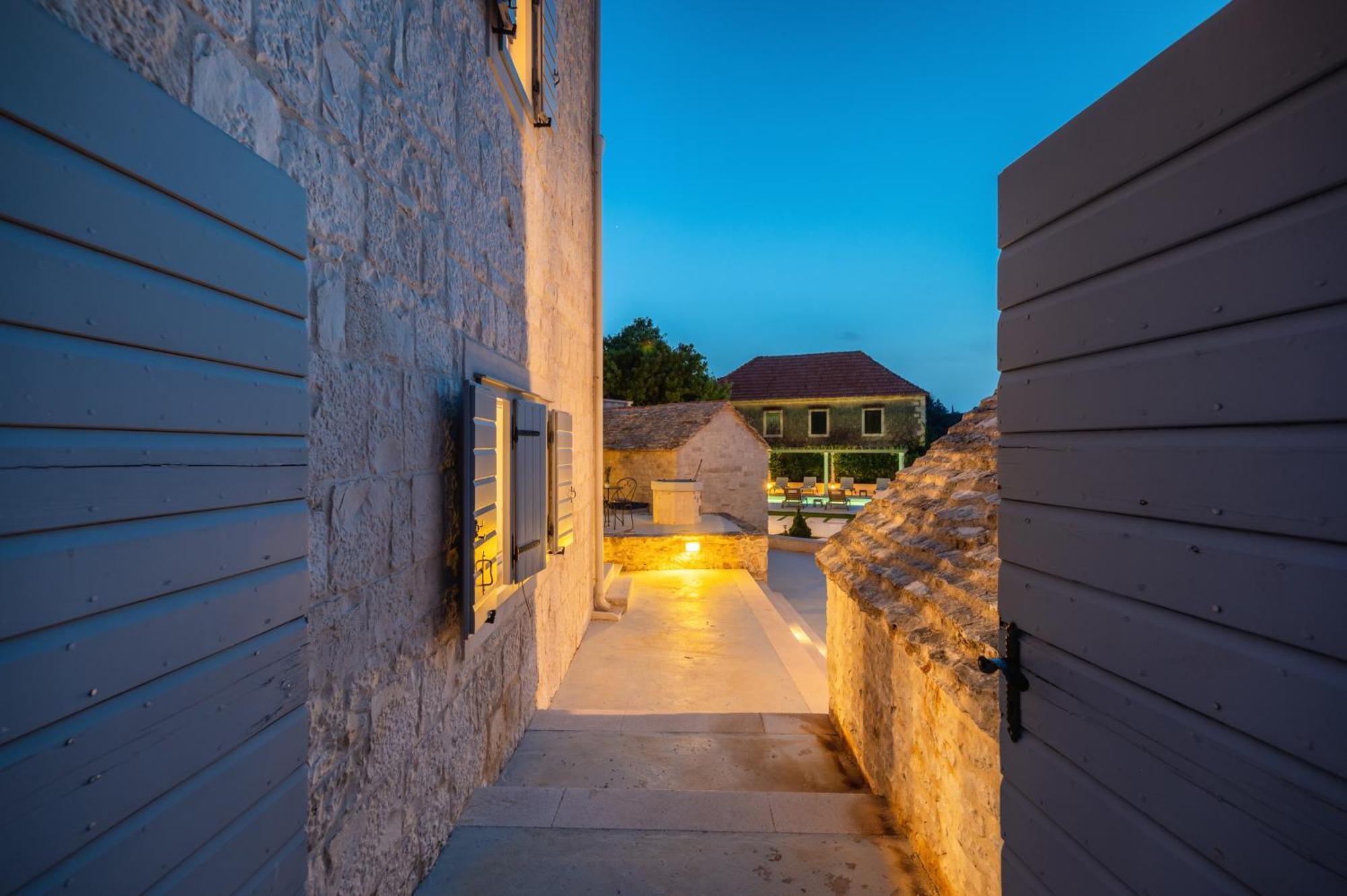 Villa Komelo Škrip Zewnętrze zdjęcie